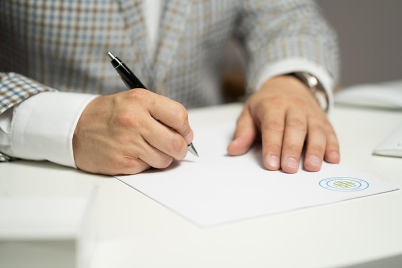 Découvrez comment faire une signature par ordre exemple en 2026 facilement